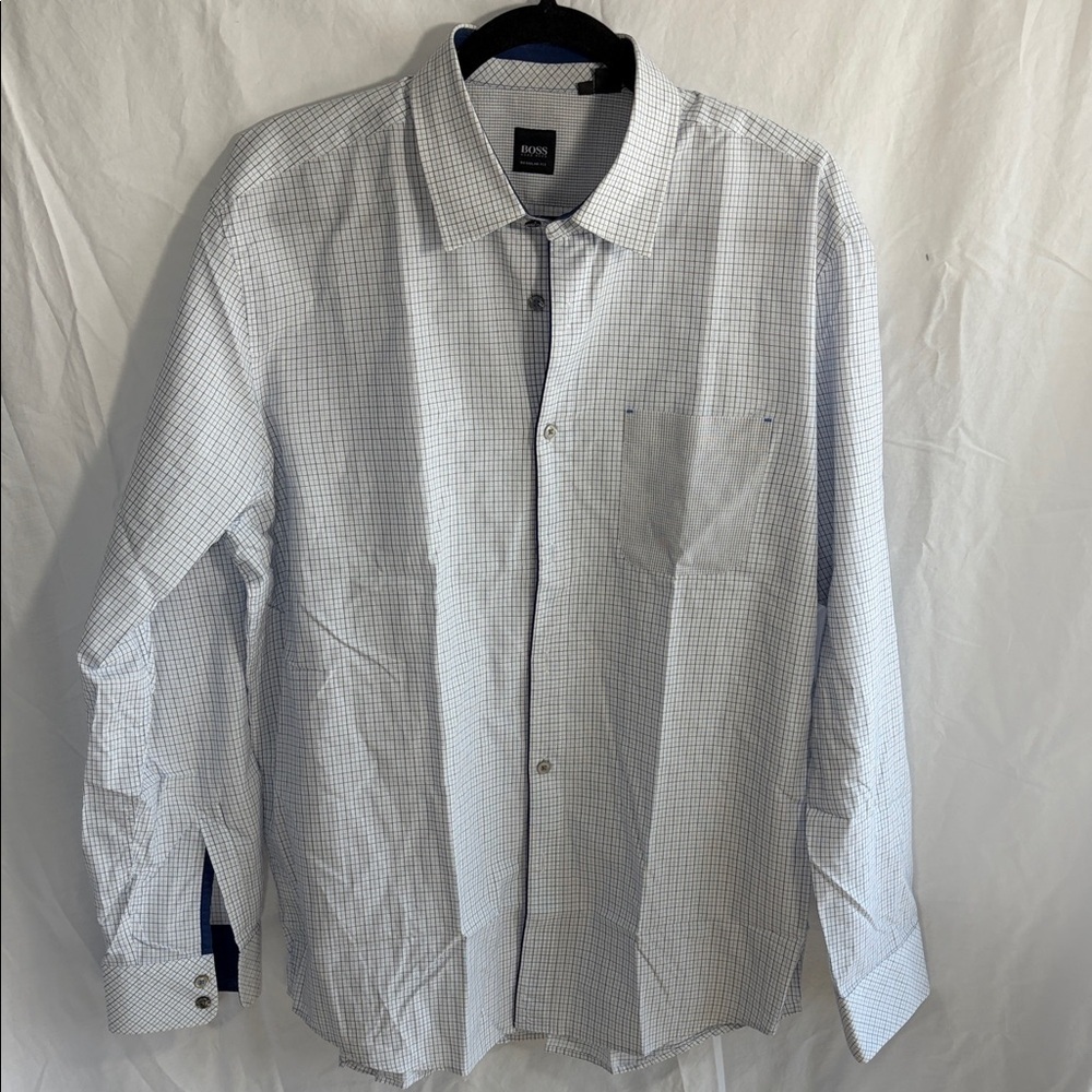 Hugo Boss Men's White and Blue Cotton Dress Shirt with Pocket - XXL